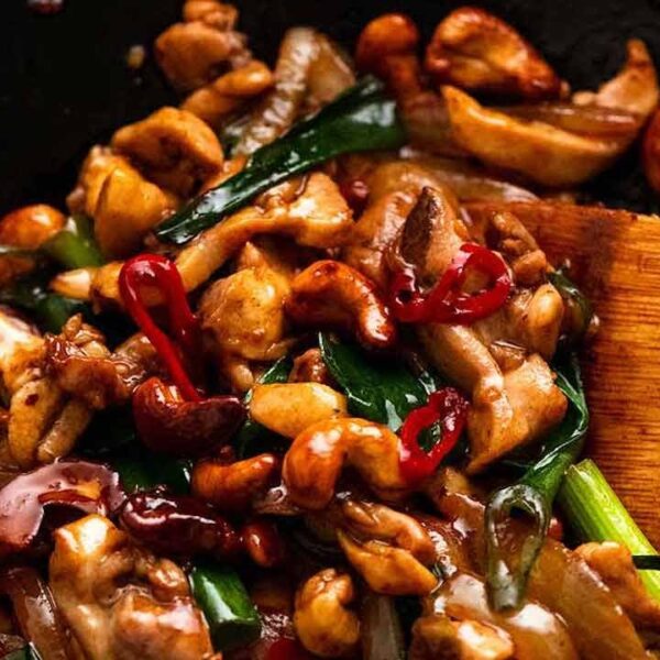 CHICKEN IN CASHEW NUT DRY CHILLI